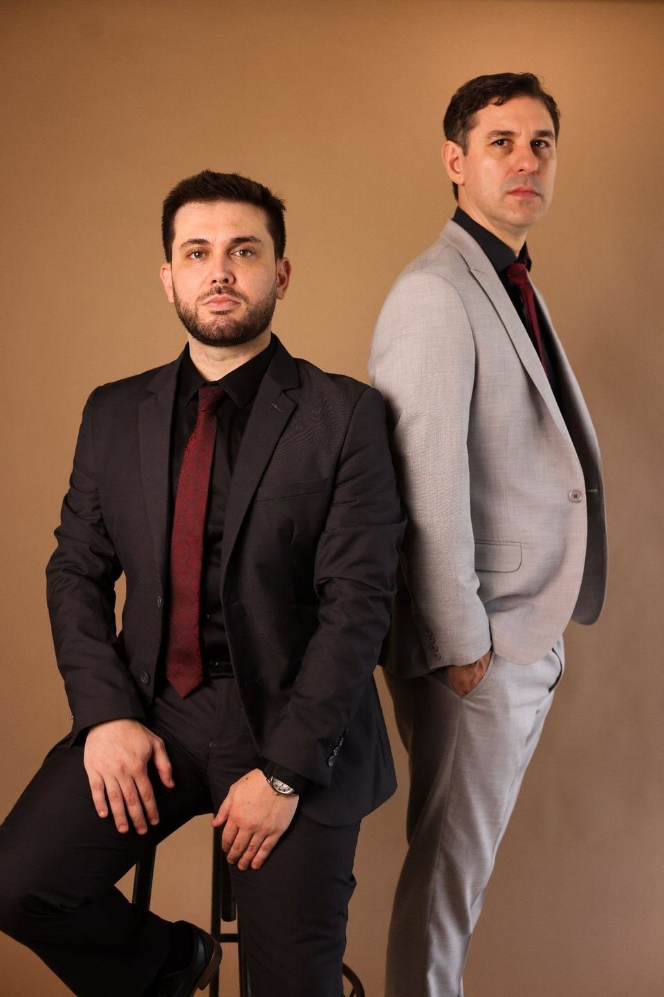 Os advogados Mauricio Solano e Eduardo Salles, do escritório em Chapecó